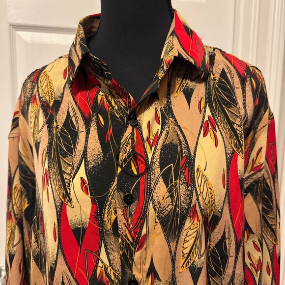 Red and Black Button Down Shirt Casual Resort Wear - Picture 2 of 6